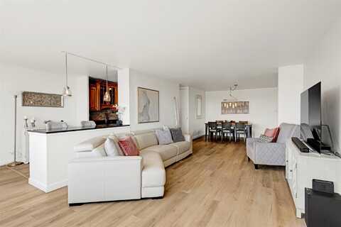 61-20 Grand Central Parkway, Forest Hills, NY 11375