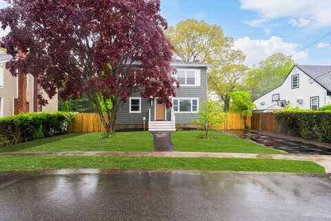 105 Phyllis Drive, Lindenhurst, NY 11757