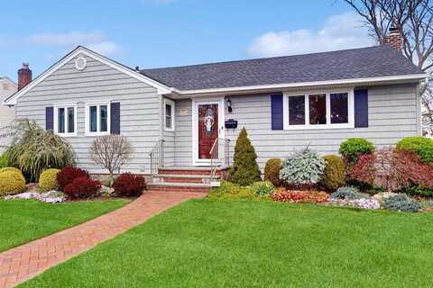 3989 Worthmor Drive, Seaford, NY 11783