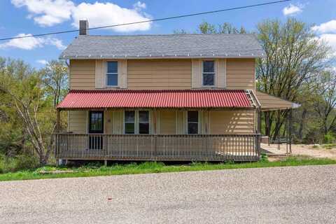 52 Main, Zwingle, IA 52079