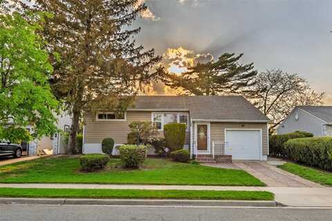 101 Forest Road, Valley Stream, NY 11581