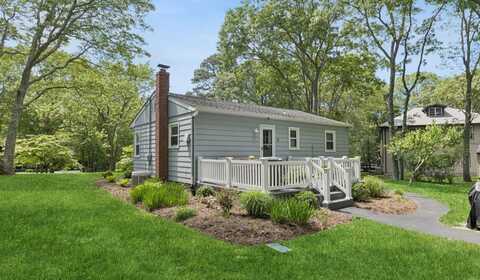 28 The Trail, Hampton Bays, NY 11946