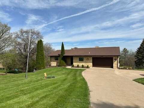 13489 N Cascade, Dubuque, IA 52003