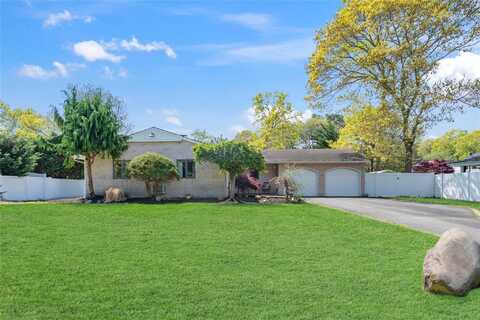 10 Antrim Lane, Farmingville, NY 11738