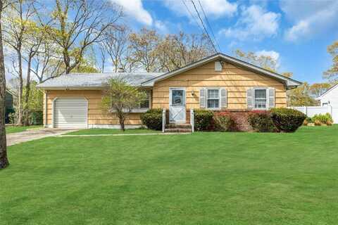 12 Harvard Drive, Hampton Bays, NY 11946