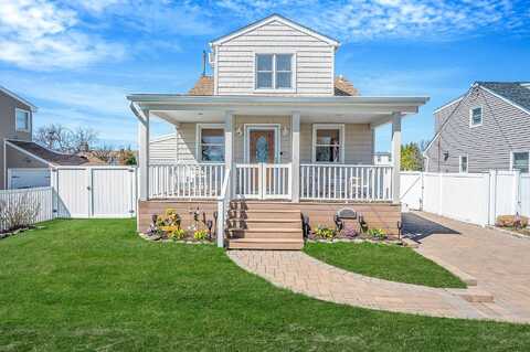 320 East Drive, Copiague, NY 11726