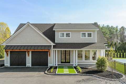 8 Joshua Way, Falmouth, ME 04105