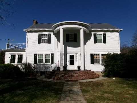 525 Parkway Ave, BLUEFIELD, WV 24701