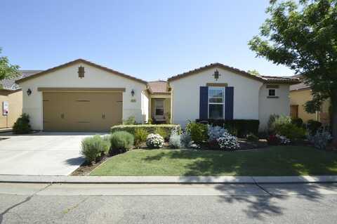 3476 Trenton Lane, Clovis, CA 93619
