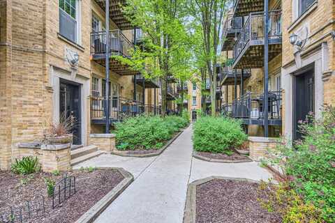 2241 N Lincoln Avenue, Chicago, IL 60614