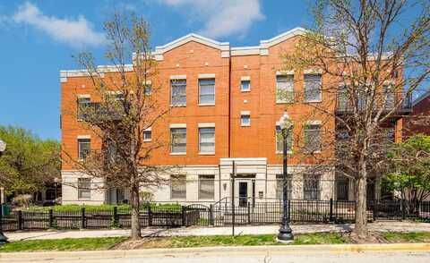 758 W 15th Street, Chicago, IL 60607