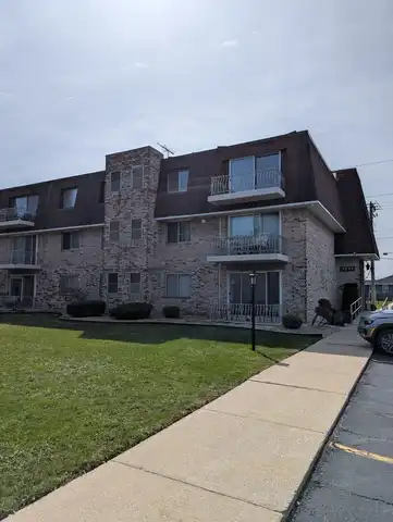 3237 S Manor Drive, Lansing, IL 60438