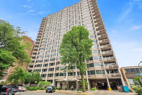 555 W Cornelia Avenue, Chicago, IL 60657