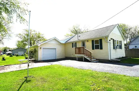 2816 STILLING Boulevard, McHenry, IL 60050