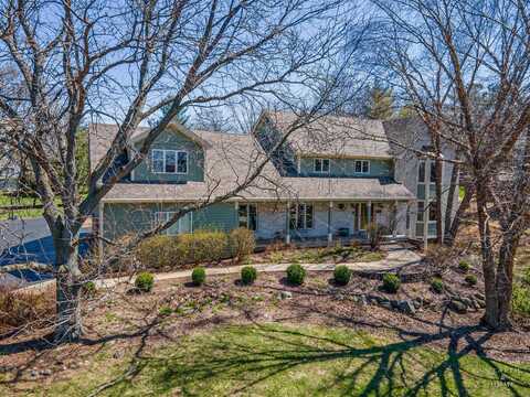 4302 Fox Creek Drive, Crystal Lake, IL 60012