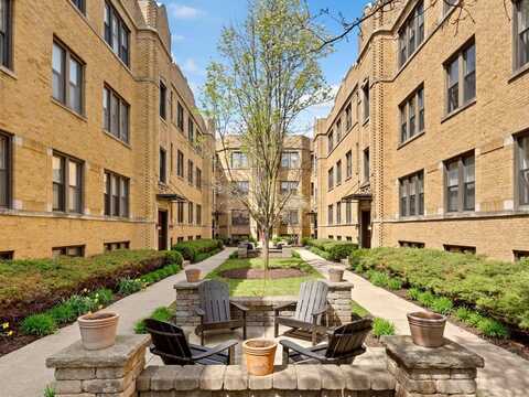 1358 W Estes Avenue, Chicago, IL 60626