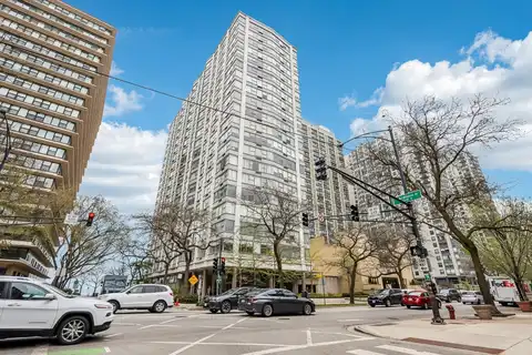5757 N Sheridan Road, Chicago, IL 60660