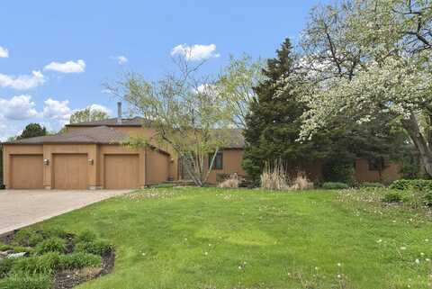 8s660 WAYEWOOD Lane, Naperville, IL 60565