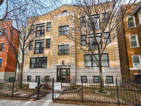 925 W Lakeside Place, Chicago, IL 60640