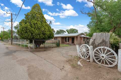 7402 Guadalupe Trail NW, Los Ranchos, NM 87107