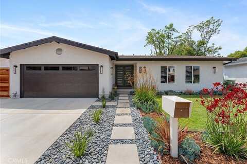 5607 Royer Avenue, Woodland Hills, CA 91367