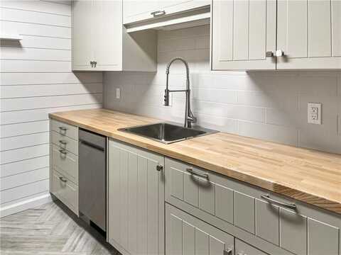 475 Mount Vernon Highway NE, Atlanta, GA 30328