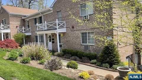 27-33 Corsa Terrace 10B, Ridgewood, NJ 07450