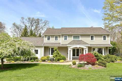 85 Buckhaven Hill, Upper Saddle River, NJ 07458
