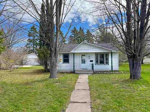408 Burns, Charlevoix, MI 49720