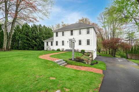 15 Springwood Drive, Hooksett, NH 03106