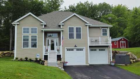 11 Carriage Hill Road, Wilton, NH 03086