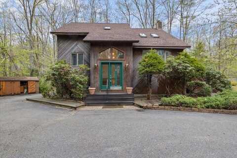11 McCarthy Anna Road, Wolfeboro, NH 03894