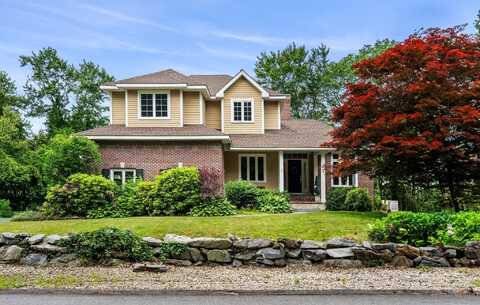 38 Farmington Road, Nashua, NH 03060