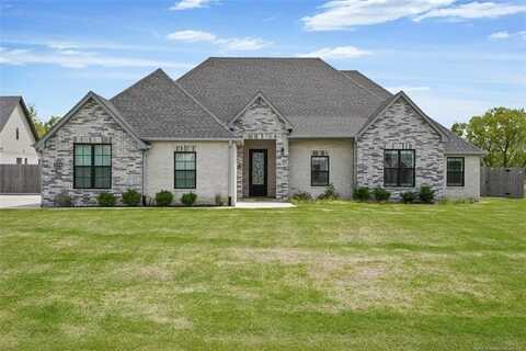 15916 E 106th Place North, Owasso, OK 74055