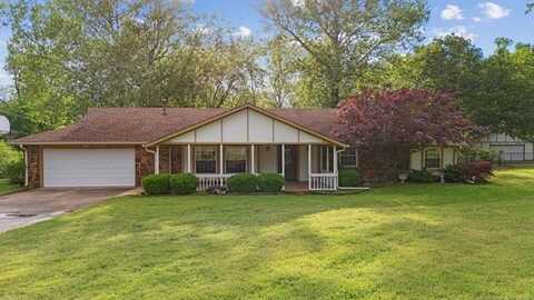 1203 Kiowa N, Chouteau, OK 74337