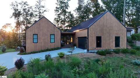562 Club Drive, Greenville, SC 29611