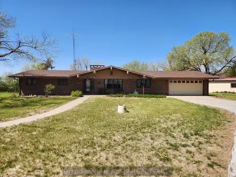 845 W 7th Avenue, Red Cloud, NE 68970