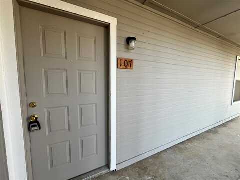 2526 W Prairie Street, Denton, TX 76201