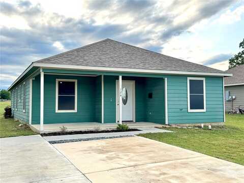 124 Oakwood Street, Chico, TX 76431