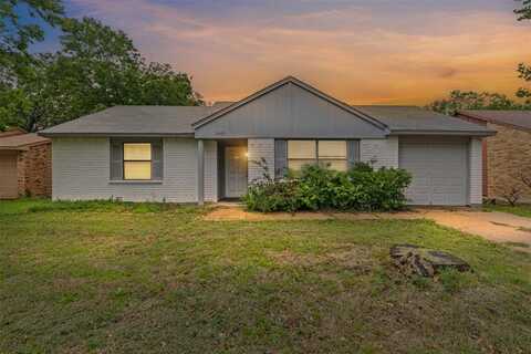 2405 Sweetwood Drive, Fort Worth, TX 76131