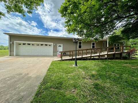 34 Moores Lane, West Portsmouth, OH 45663