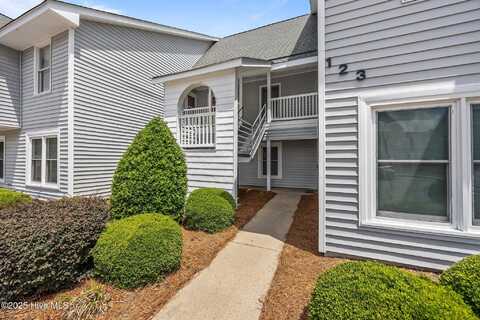 123 W Victoria Court, Greenville, NC 27834