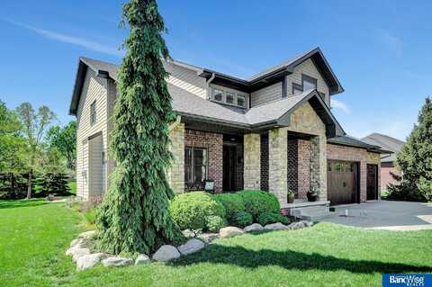 6725 S Ridge Drive, Lincoln, NE 68512