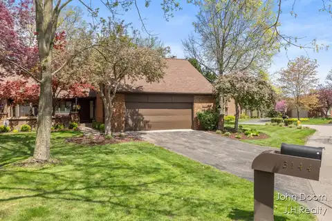 3144 E Gatehouse Drive SE, Grand Rapids, MI 49546