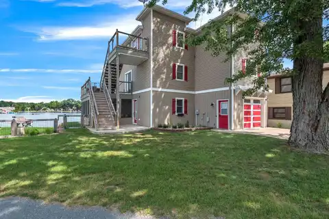 67592 95th Avenue, Dowagiac, MI 49047