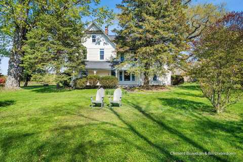 2135 68th Street, Fennville, MI 49408