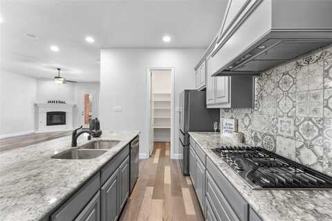7581 Sevie Lane, Grand Prairie, TX 75054