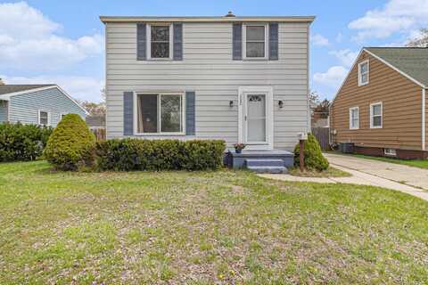 2682 Pinehurst Road, Norton Shores, MI 49441