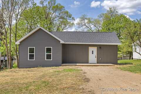 31 First Street, Stanwood, MI 49346