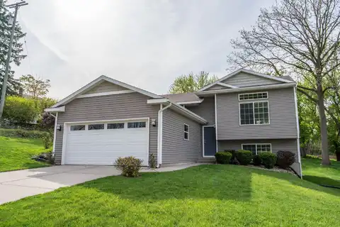 1817 Cherry Run Drive NW, Grand Rapids, MI 49504